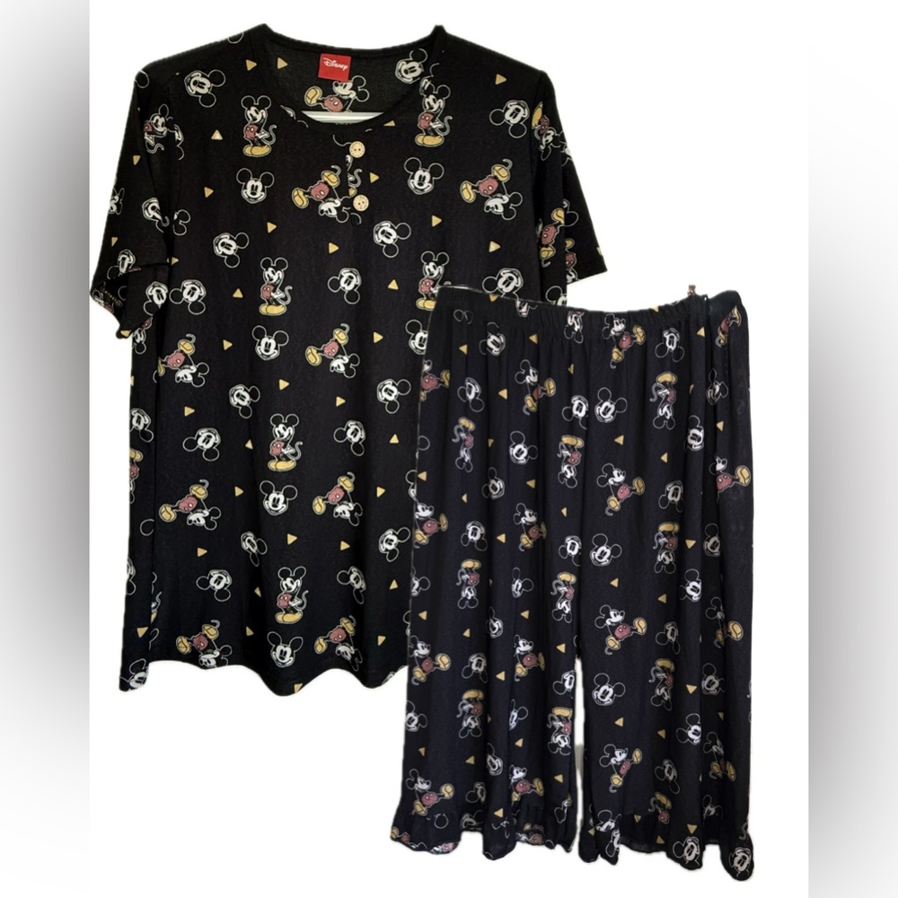 Disney Mickey Mouse Print Adult Loungewear/Pajamas Set